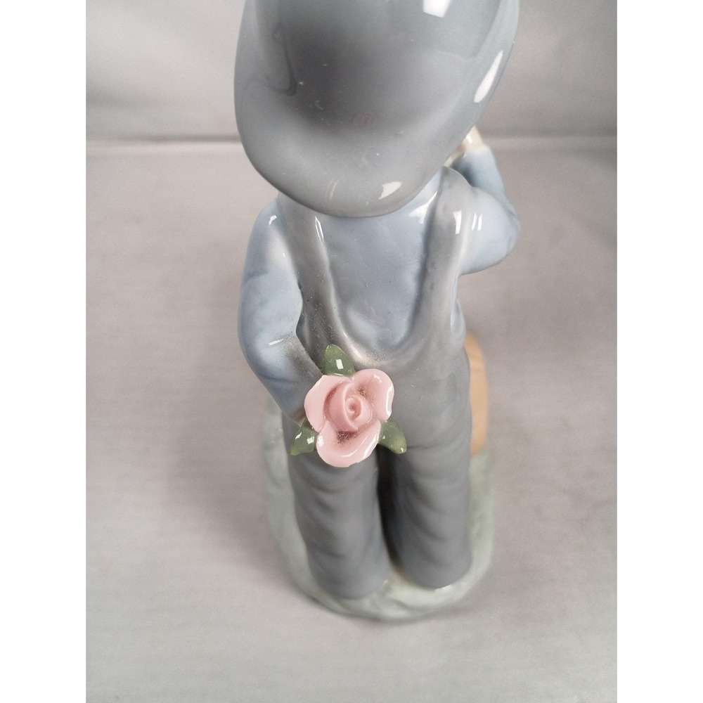 Raffles Porcelain Canada Figurine Adorable Girl And Boy Holding A Rose 6.75 Tall - Picture 7 of 7